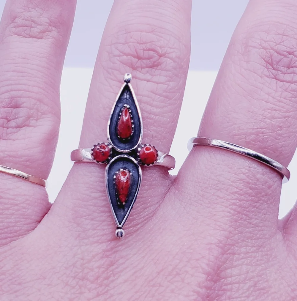 Santa Fe Style Plum Coral Ring in Sterling Silver 1.25 ctw - Picture 4 of 8
